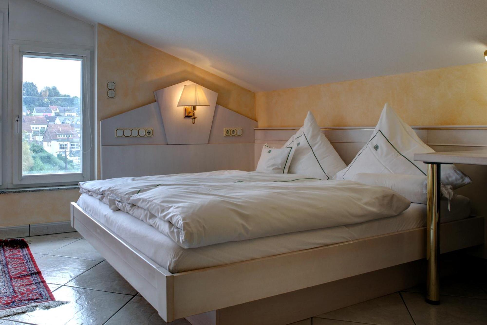 Hotel Muehlenthal Gmbh Schwalbach Ngoại thất bức ảnh